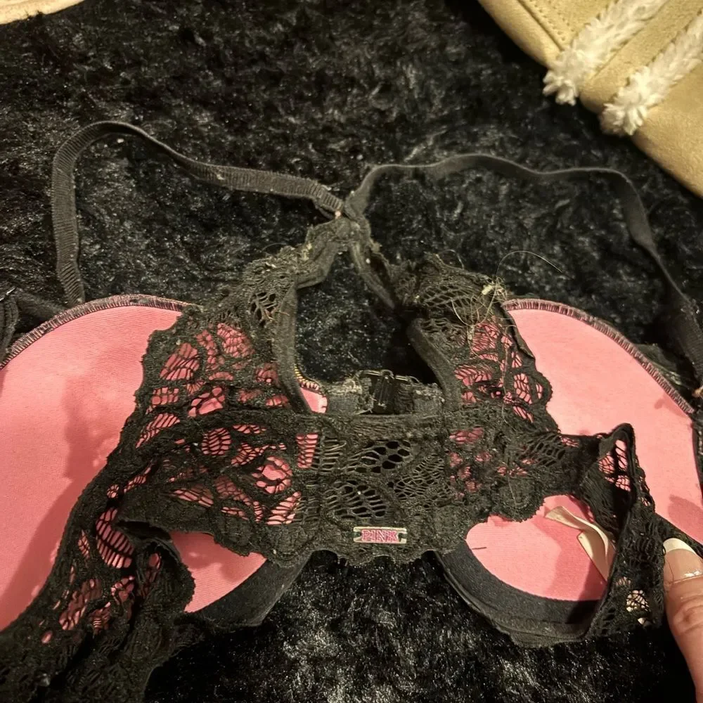 Victoria’s Secret Elegant Black Lace Bra